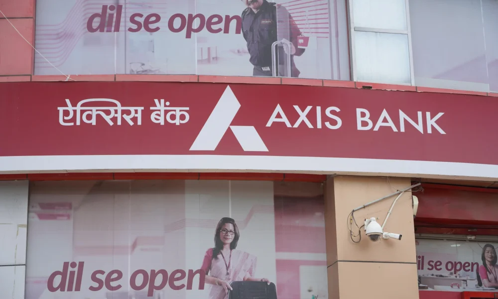 Axis bank Walk In Interviews for Finance Roles